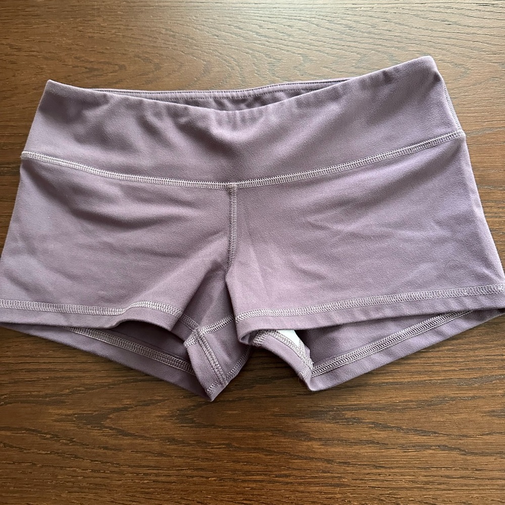 Fleo Shorts - Plum Original